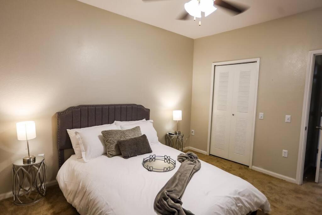 شقة Lux 2Bd 2Ba Minutes From The Water بينساكولا المظهر الخارجي الصورة